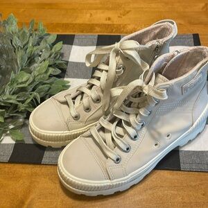 Blowfish 4 Earth ankle boot